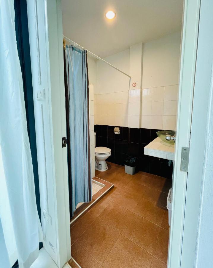 Wassana Sitdharma Guesthouse Trang Kültér fotó