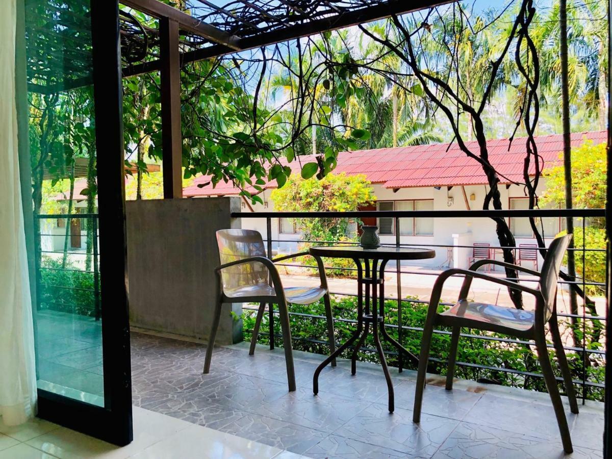 Wassana Sitdharma Guesthouse Trang Kültér fotó